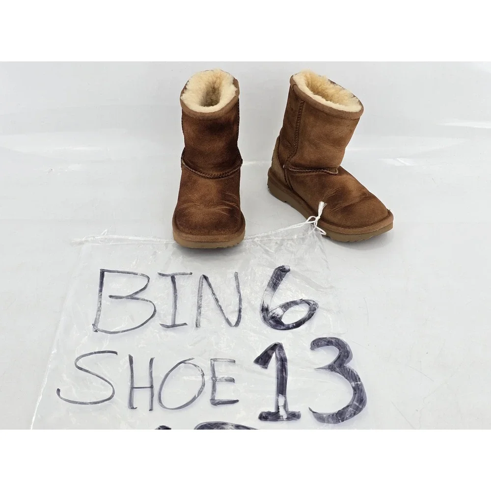 UGG Classic Short Boots Kids Size 12 Chestnut Suede Shearling 1017703K -Good